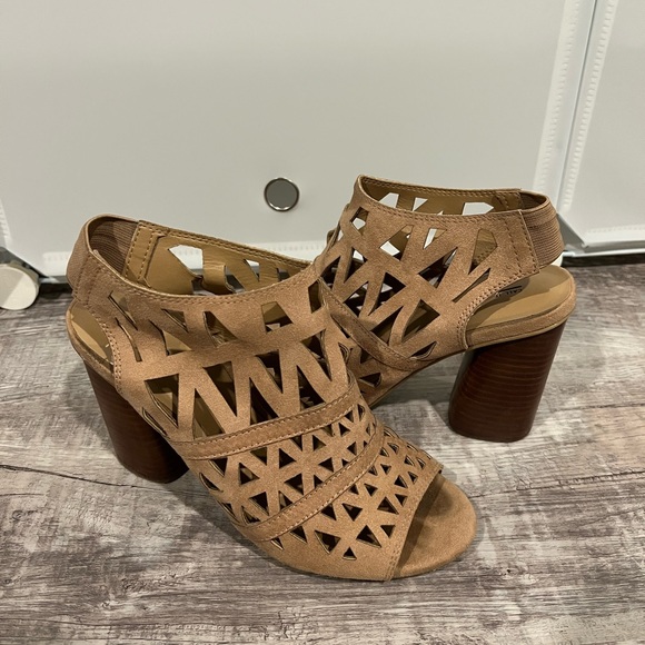 Block Heel Open Toed Booties - Picture 2 of 4